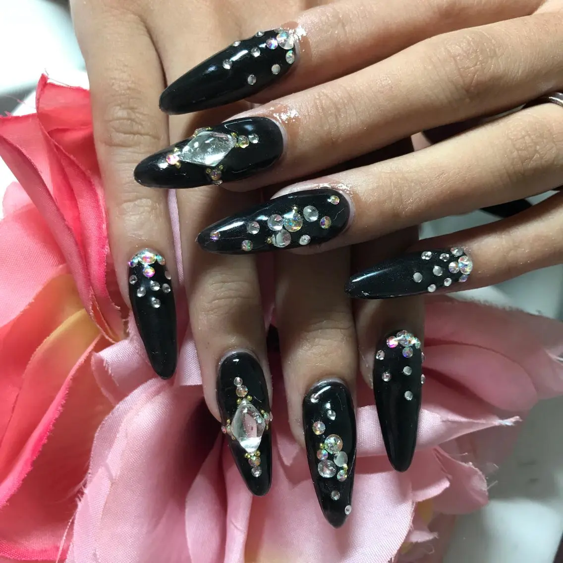 セミロング ネイル ストーンネイル ハンドネイル 《LB》ラブリエ Nail&eyeのマツエク・マツパデザイン