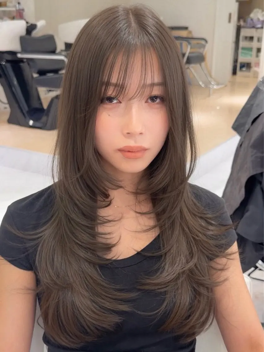 ロング カラー シールエクステ バレイヤージュ ベージュカラー 透明感カラー ハイライトカラー カット ヘアカラー 大阪梅田/レイヤー/ ハイライト/yuuのヘアスタイル