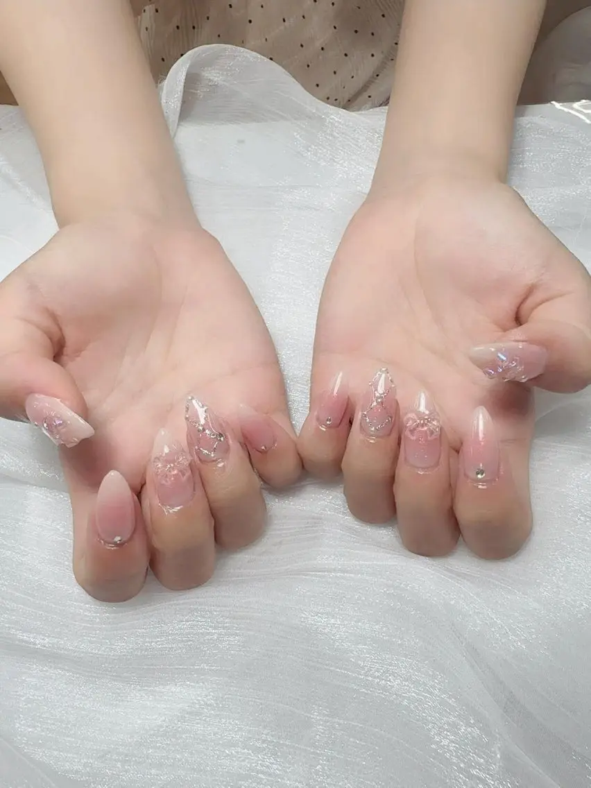 ネイル フレンチネイル グラデーション 韓国ネイル マグネットネイル ミラーネイル ハンドネイル ハンドケア Hara Nail 【持ち込みOK】のネイルデザイン
