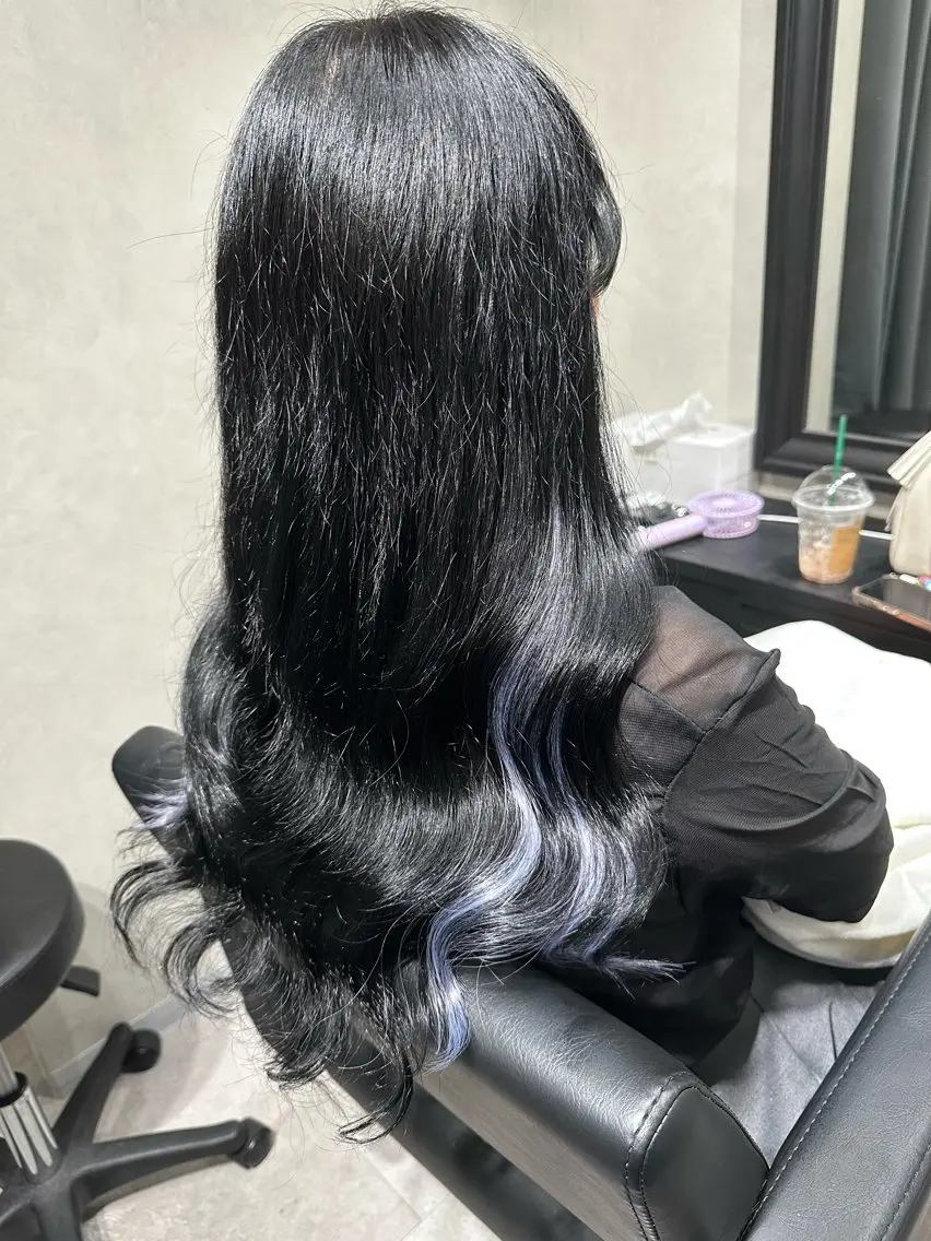 ロング 奥本 侑 髪質改善、ツヤ髪のヘアスタイル