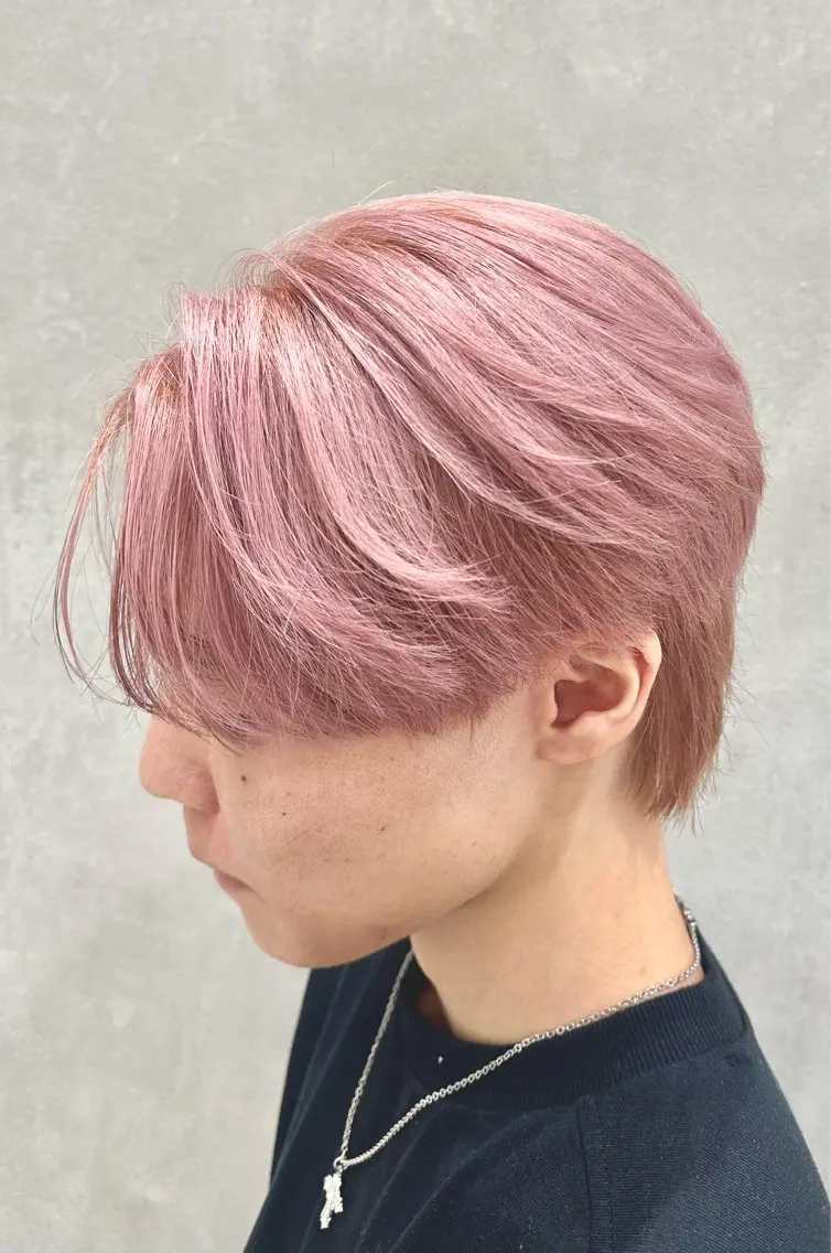 ショート カラー ブリーチ ピンクカラー ホワイトピンク 福本 ルミのヘアスタイル