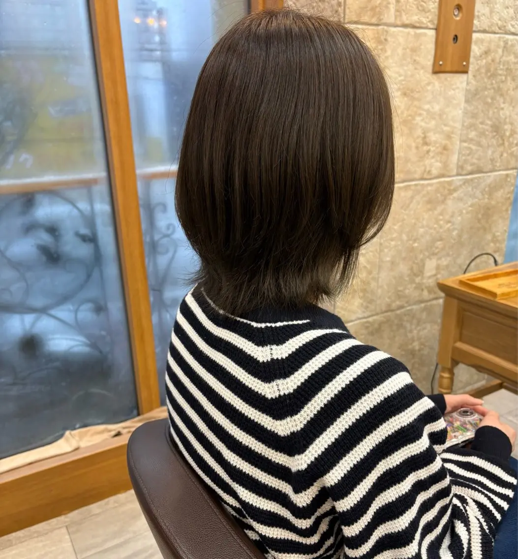 ミディアム カラー 佐藤 遥菜のヘアスタイル