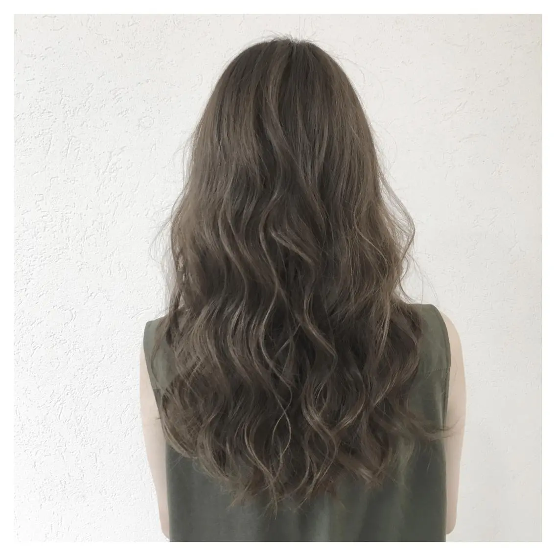 ロング カラー ハイライトカラー ハイライト biscohair 髪にドラマを。のヘアスタイル