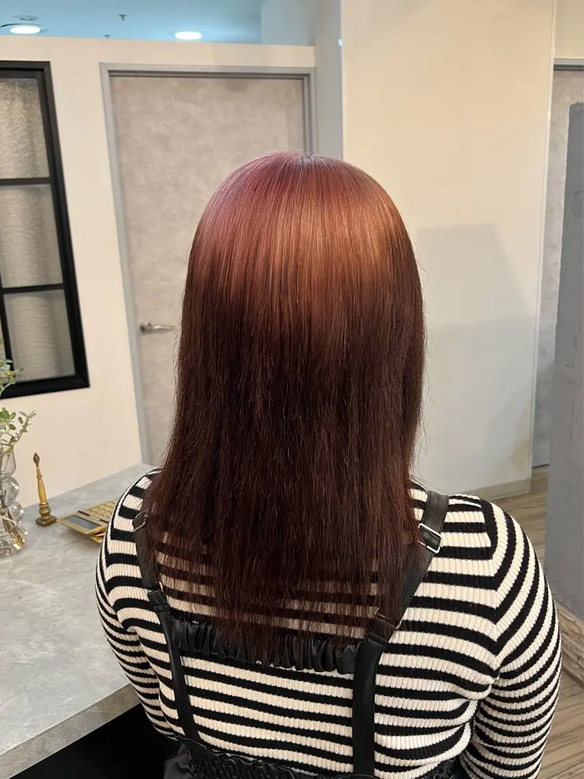 ミディアム カラー ブラウンカラー グラデーションカラー ピンクカラー ピンクブラウン ヘアカラー トリートメント いぐちしょうた🫧 VISAGEbaskのヘアスタイル