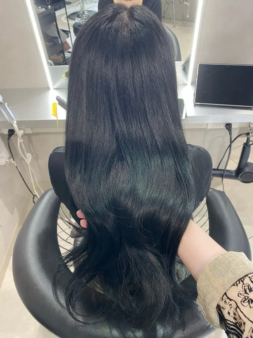 ロング 艶カラー×ハイトーン .☽༊˚／フウカ✩.のヘアスタイル