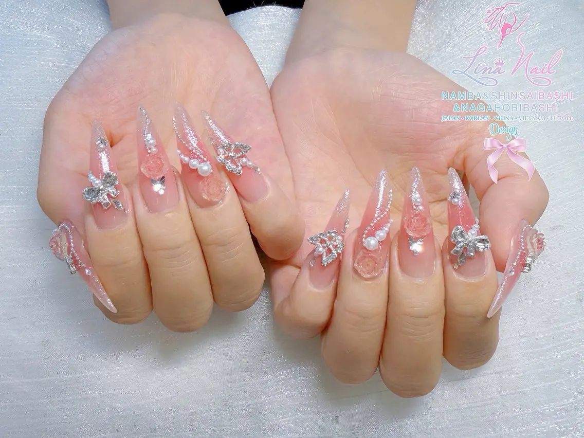 セミロング ハンドネイル Linanail Nambaのネイルデザイン
