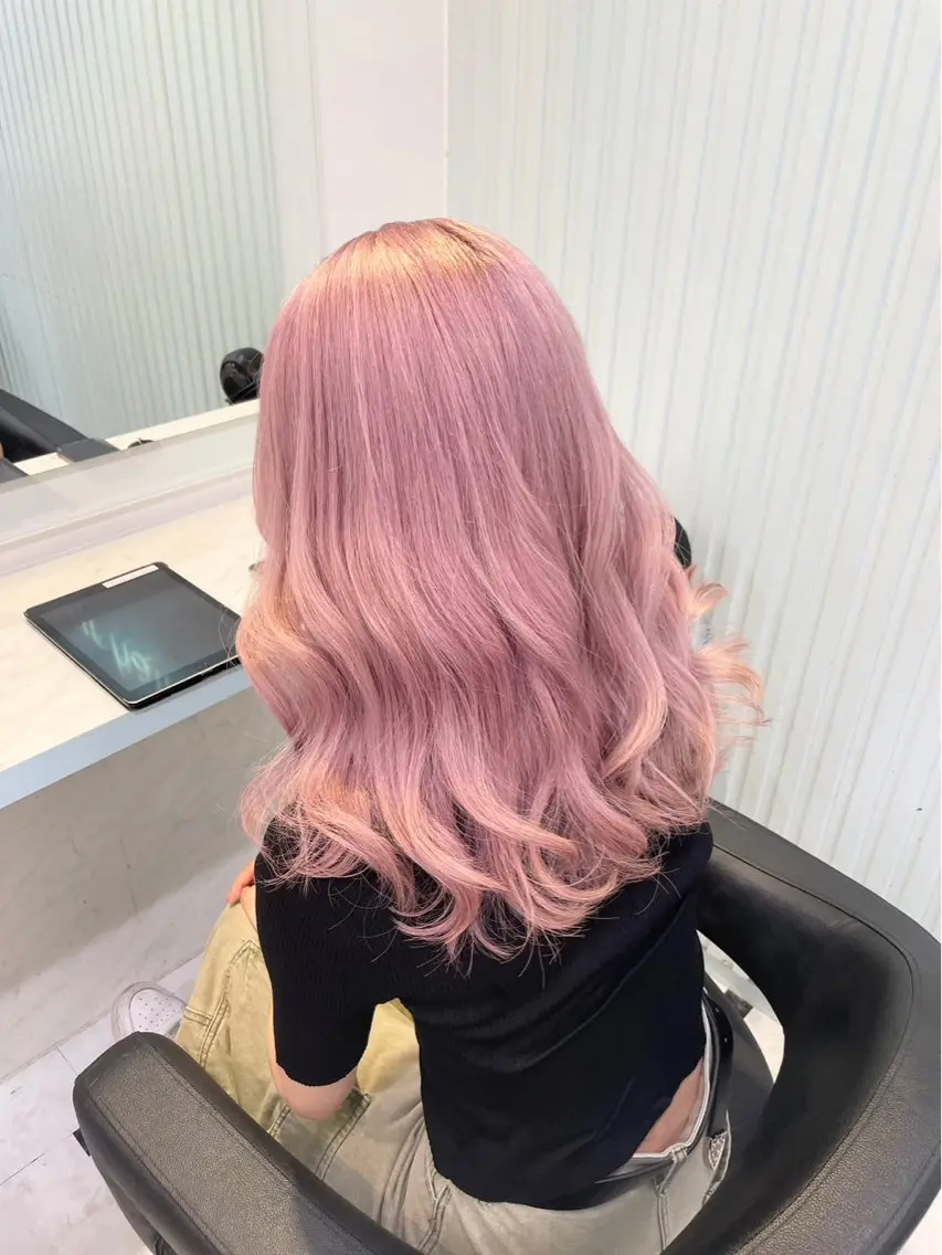 セミロング カラー ヘアアレンジ 韓国レイヤー＆ピンク 艶髪🩶maikoのヘアスタイル