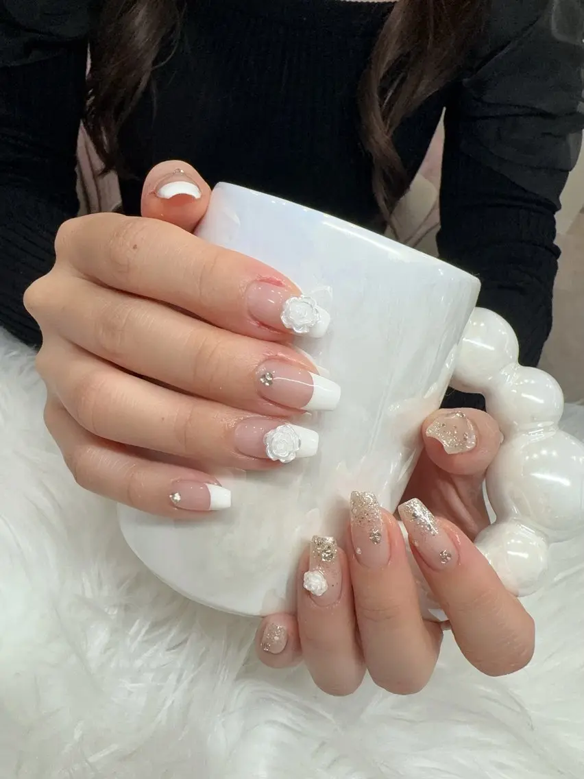 ネイル ハンドネイル &ME ネイルサロンのネイルデザイン