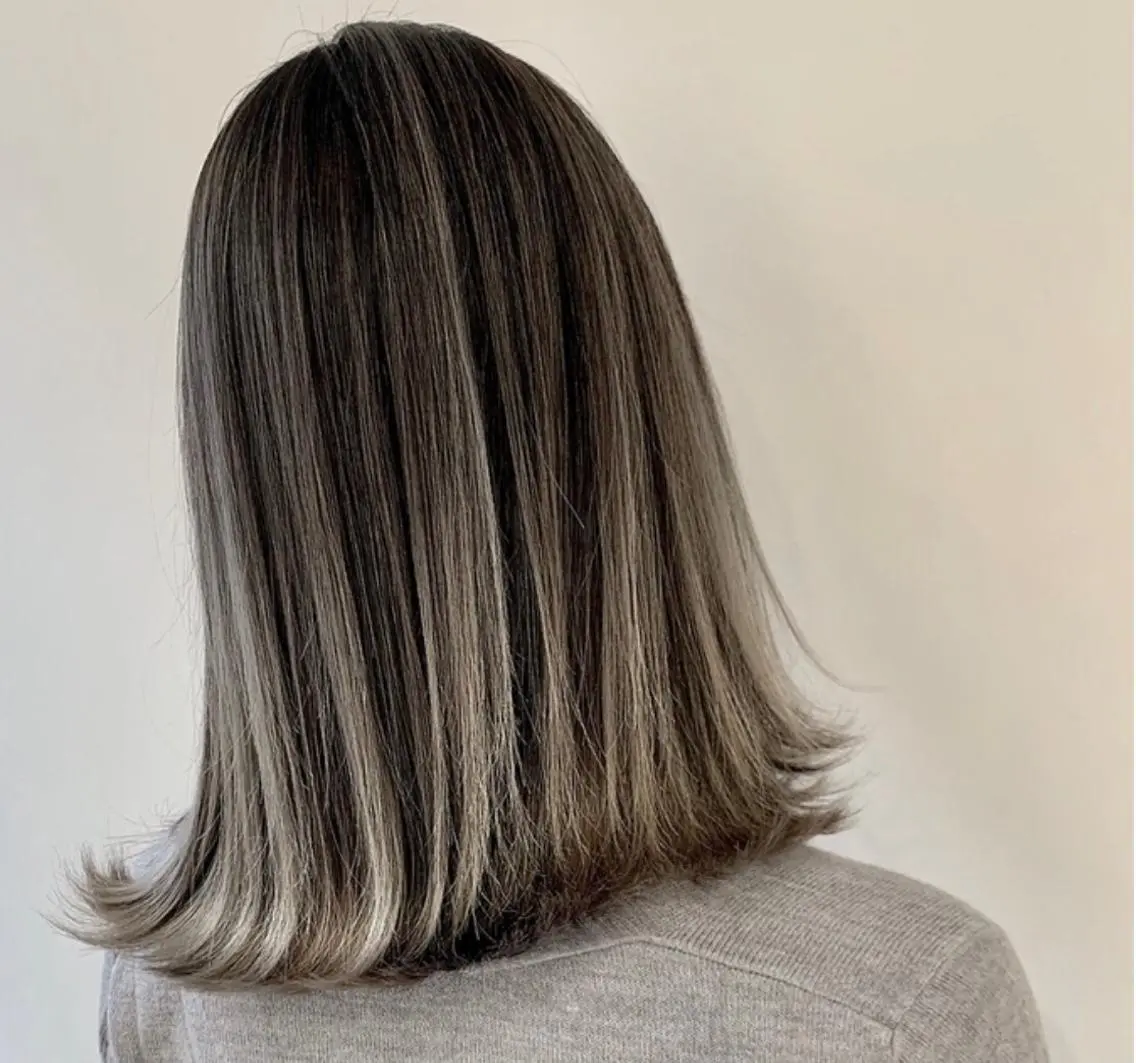ミディアム カラー グラデーションカラー Seventh Senseのヘアスタイル
