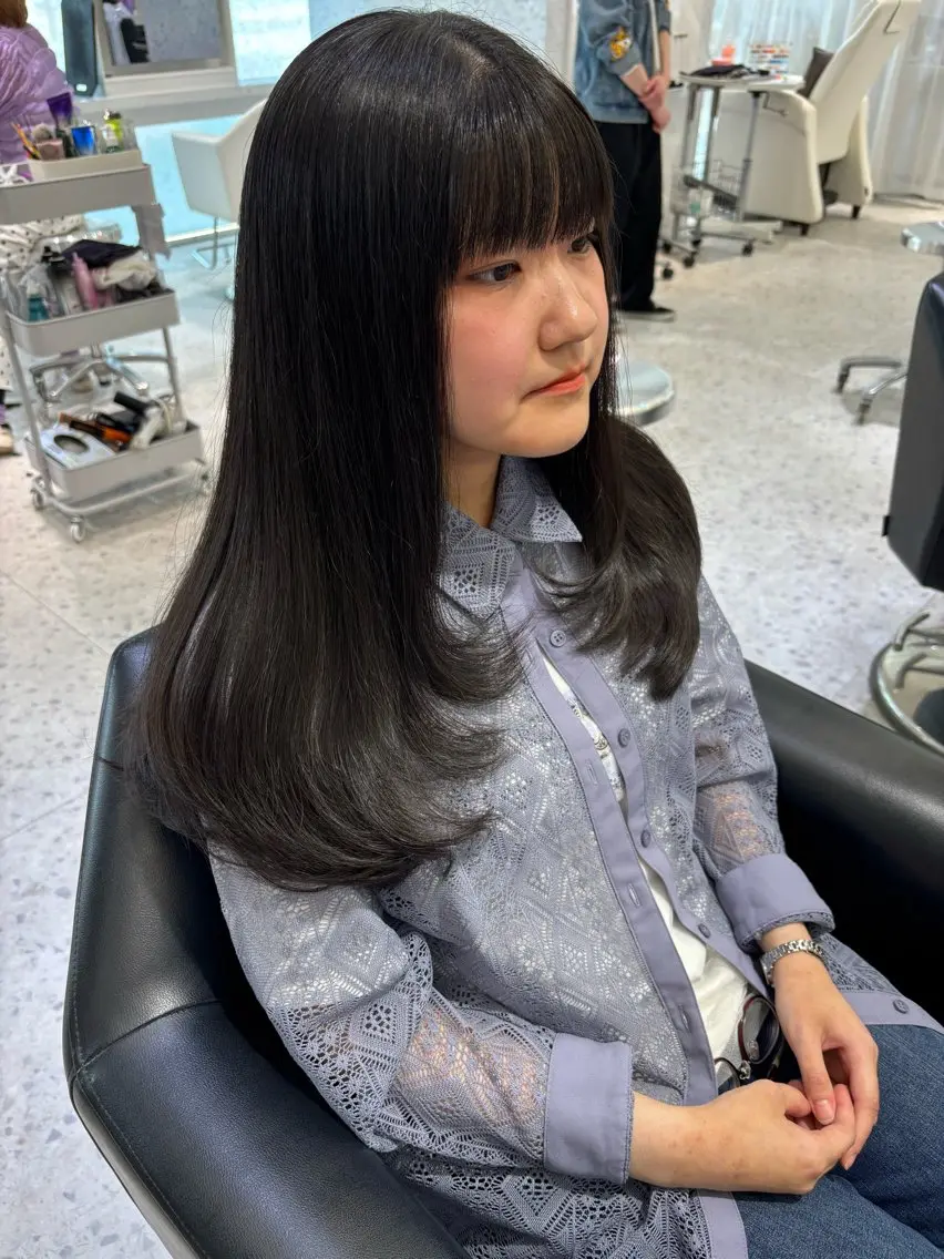 セミロング 韓国風ヘア レイヤーカット 山田 ひかりのヘアスタイル