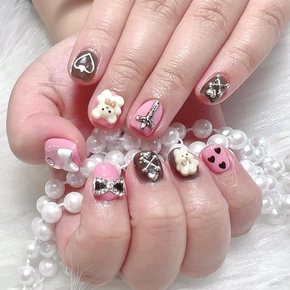 ネイル ハンドネイル 🎀まゆ 🪽🐾のネイルデザイン