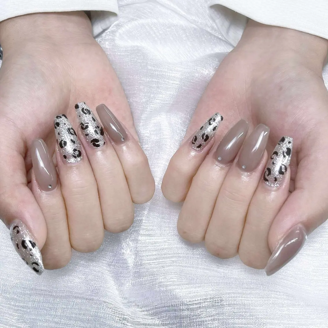 ネイル アニマル柄 べっ甲ネイル ボルドー ブラウン フレンチネイル ハンドネイル ハンドケア Nova Nail Nambaのネイルデザイン