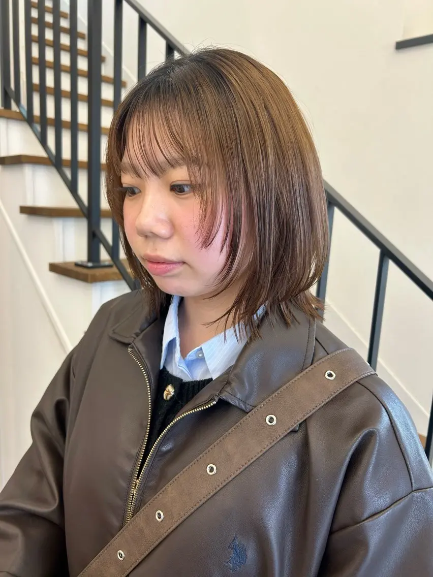 ミディアム 顔まわりレイヤー レイヤーカット 本澤 朋香のヘアスタイル
