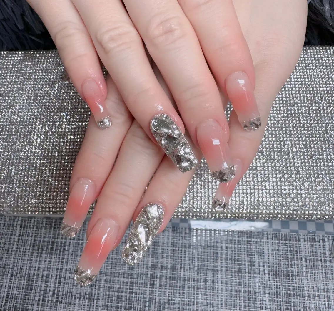 ネイル オーロラネイル フレンチネイル ジェルネイル ハロウィン キラキラネイル H.baby Nail Salonのネイルデザイン