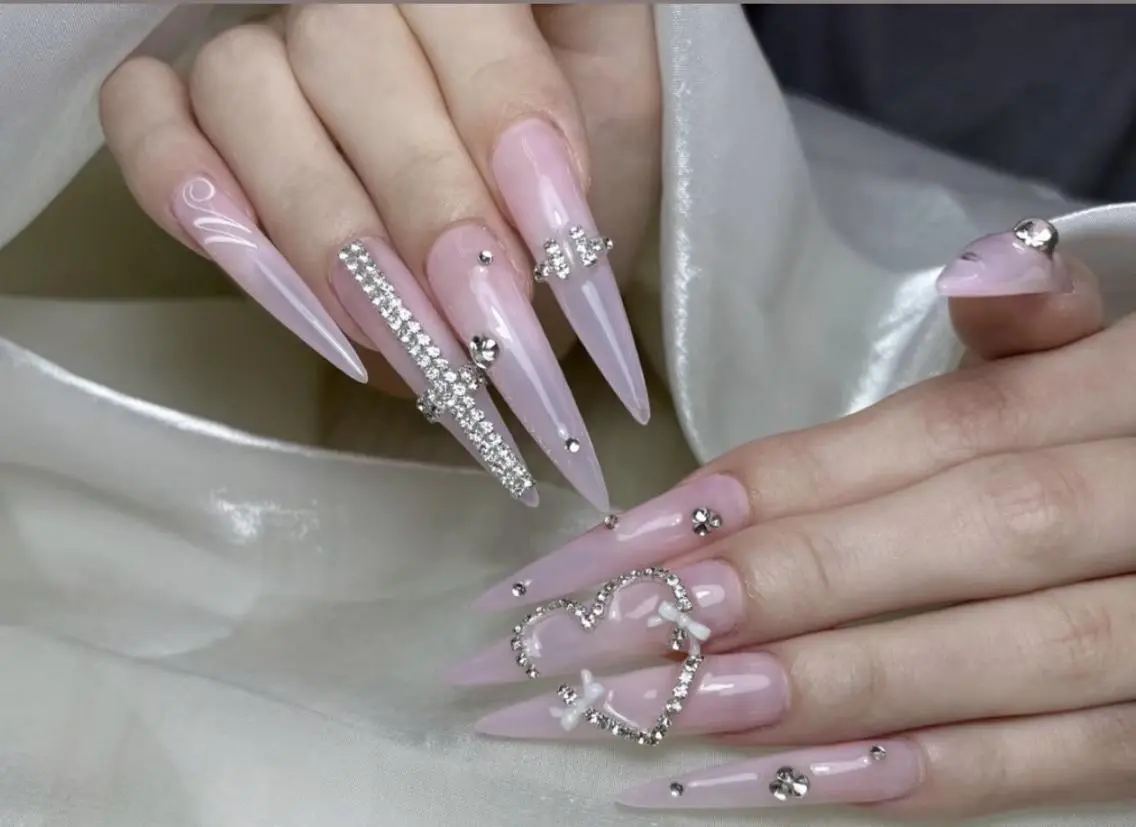 ネイル ハンドネイル Luna Nailsのネイルデザイン