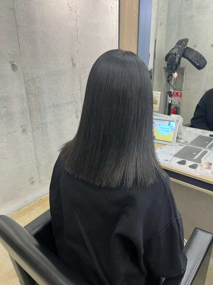 セミロング カット 縮毛矯正 🪽髪質改善縮毛矯正 🤍MIU🤍のヘアスタイル