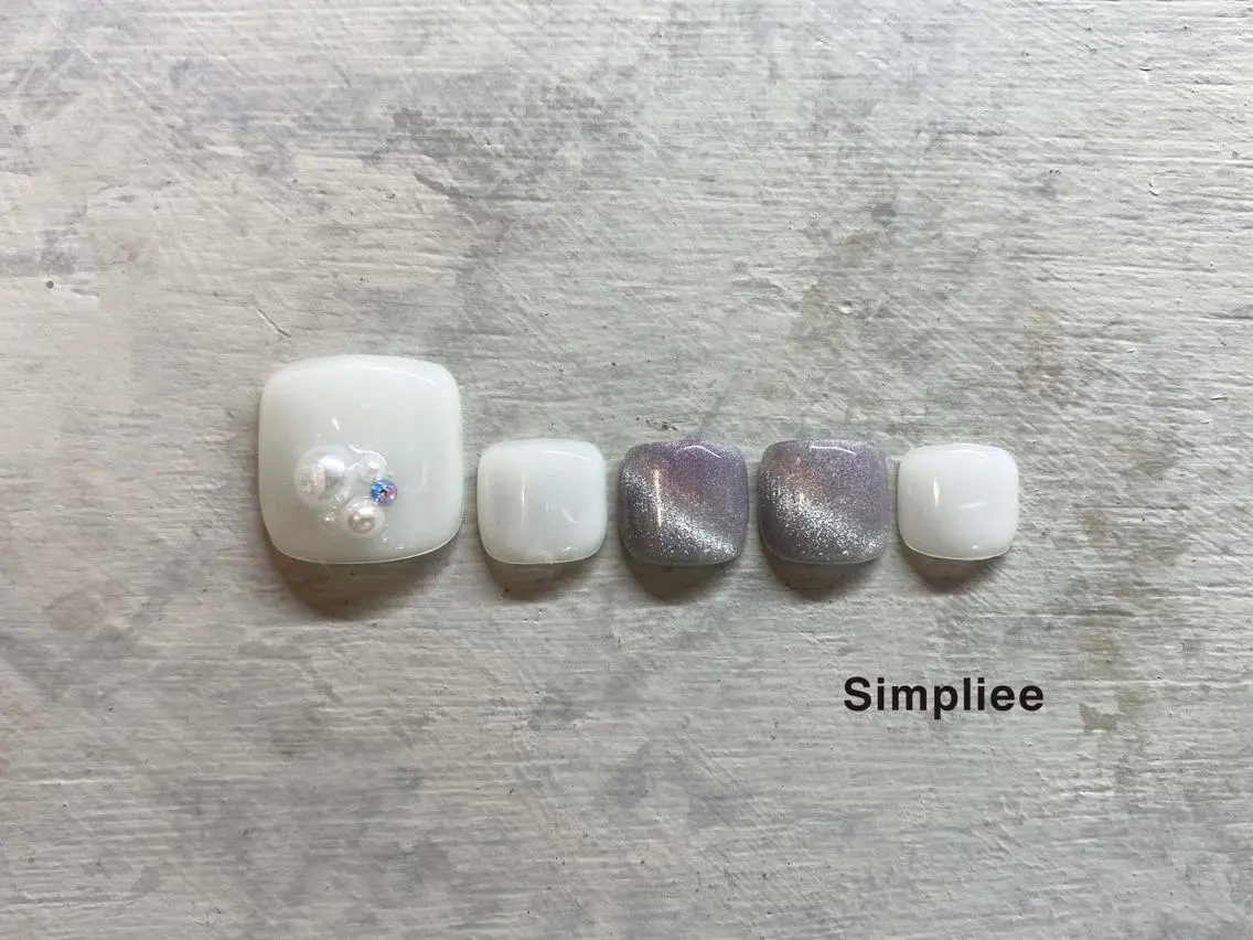 ネイル フットネイル ジェルネイル ラメ(グリッター) マグネットネイル ワンカラーネイル フットネイル 🎀MOENA/渋谷 シンプリーNAILのネイルデザイン
