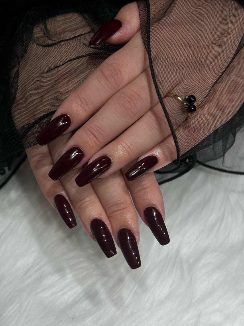 ネイル ボルドー ワンカラーネイル 赤色 シンプルネイル ハンドネイル KOTORA NAILのネイルデザイン