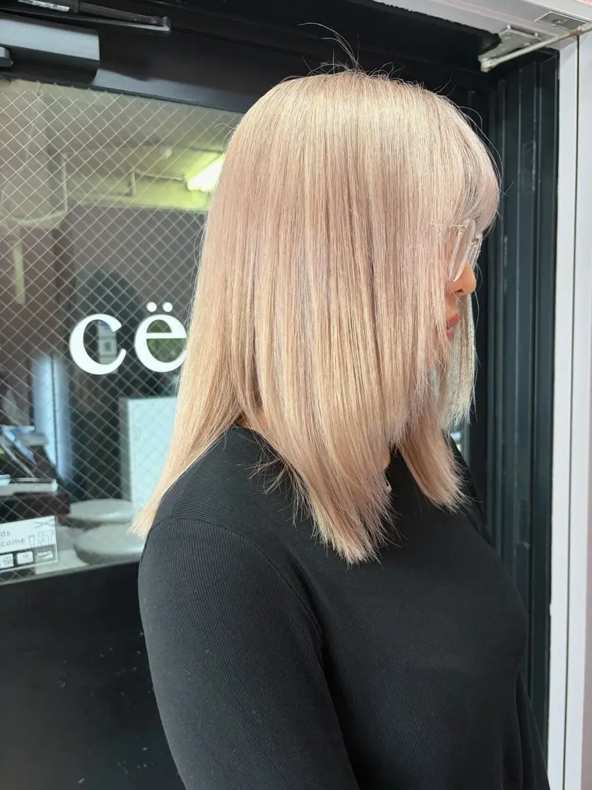 ミディアム カラー ブリーチ カット ヘアカラー トリートメント 美髪カラー✨本間 貴広のヘアスタイル