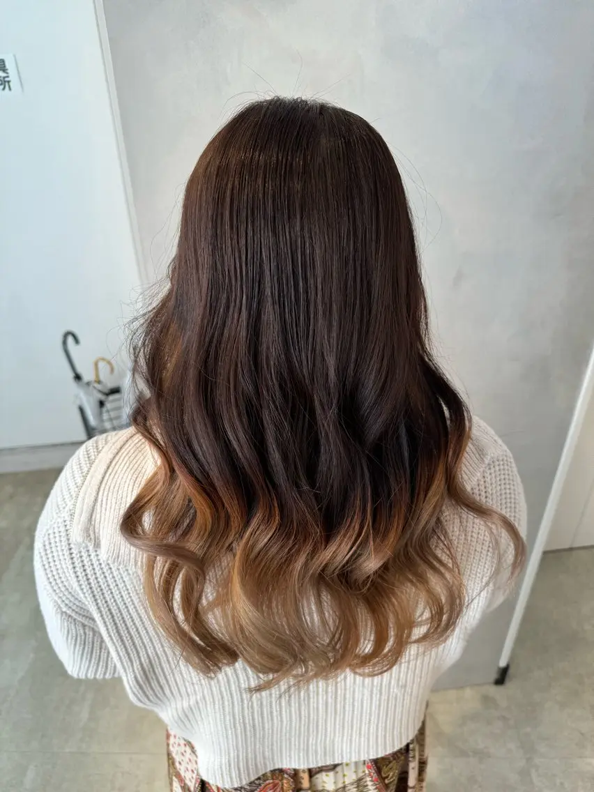 ロング カラー グラデーションカラー カット ヘアカラー トリートメント 透明感カラー✨艶髪 制作🌱山根あゆみのヘアスタイル