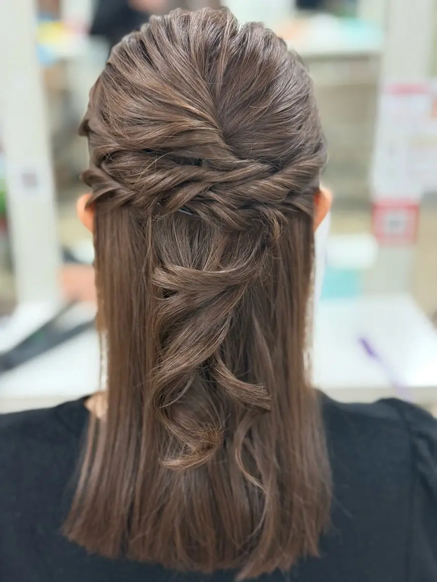 セミロング 川尻 房枝のヘアスタイル