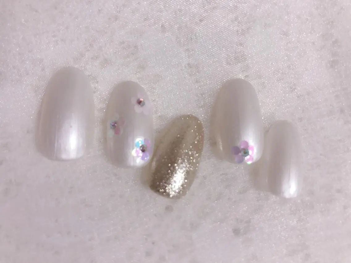 ネイル ホログラムネイル kiki nail &brow二子玉川のネイルデザイン