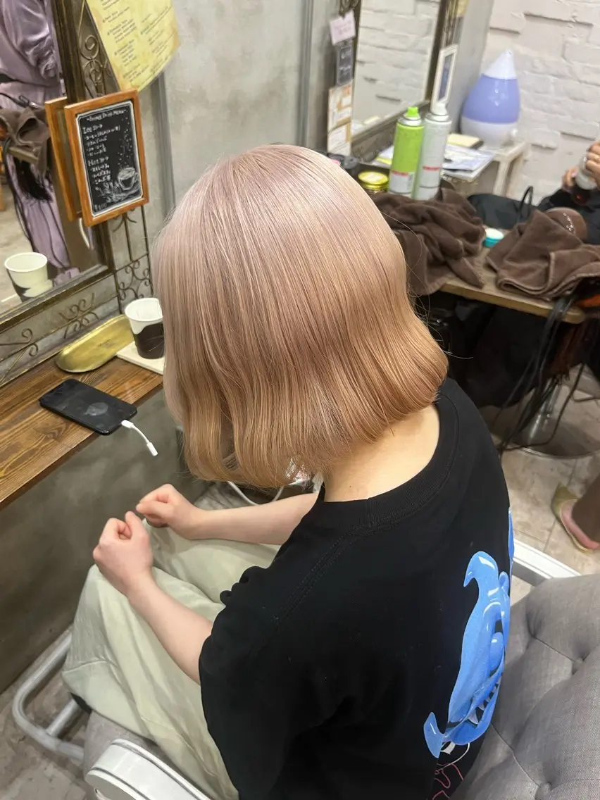 ショート カラー ブロンド ハイトーンカラー ピンクカラー ヘアカラー 艶髪/ハイトーン/ ヘアセット/モエノのヘアスタイル