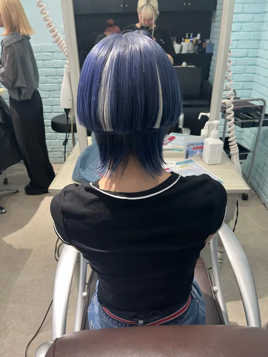 ショート カラー ヘアアレンジ カット ヘアカラー トリートメント ヘアセット 🩶【推しハイトーン 】yuzu🩶のヘアスタイル