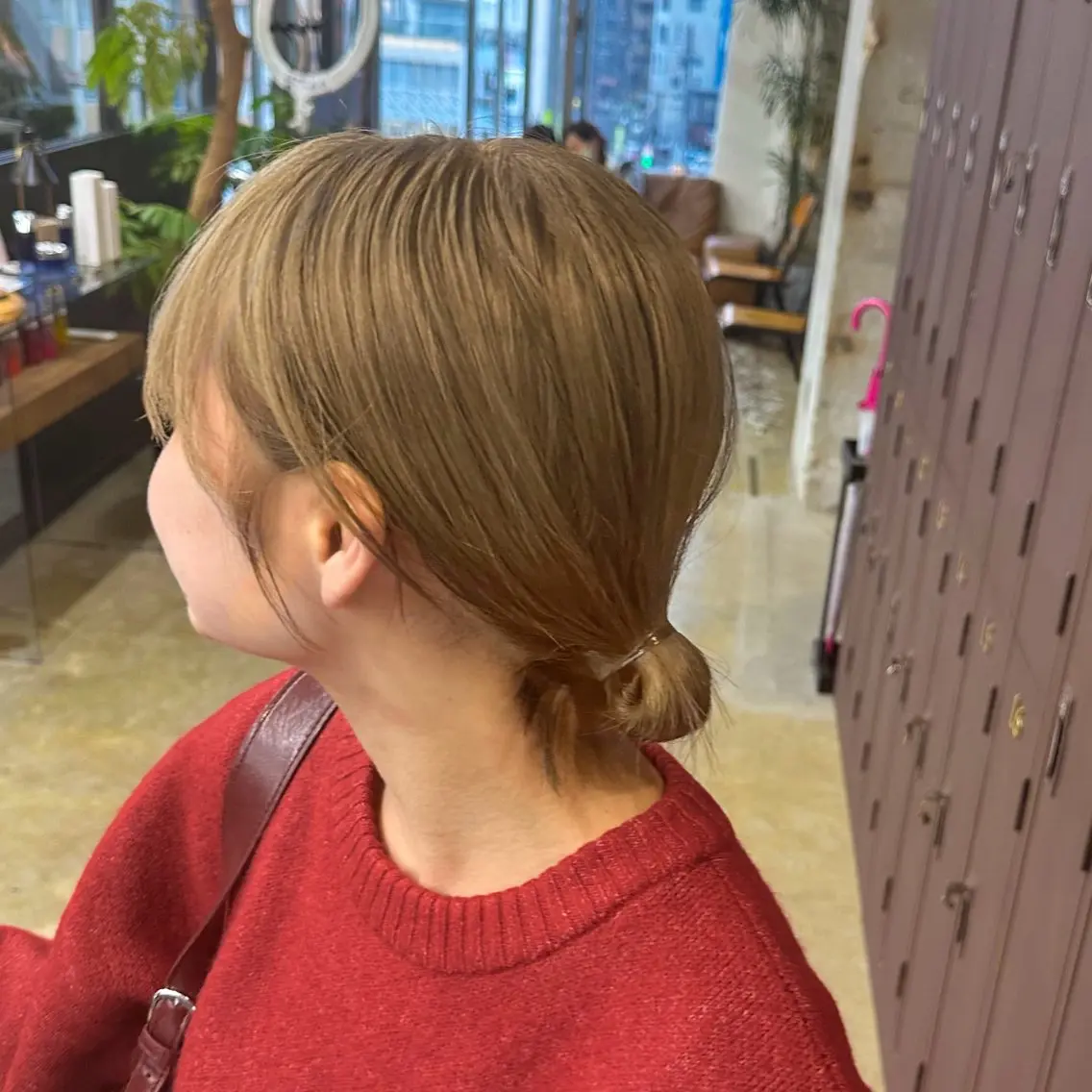 ミディアム カラー ベージュカラー オリーブベージュ カット ヘアカラー トリートメント 岡本康平/ボブ/ブリ ーチ/酸性ストレートのヘアスタイル