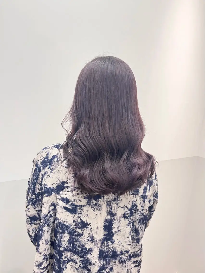 ミディアム カラー ヘアアレンジ 透明感カラー ハイライトカラー ピンクカラー パープルカラー ハイライト カット ヘアカラー 似合わせレイヤー/ 美髪縮毛矯正/ミナエのヘアスタイル