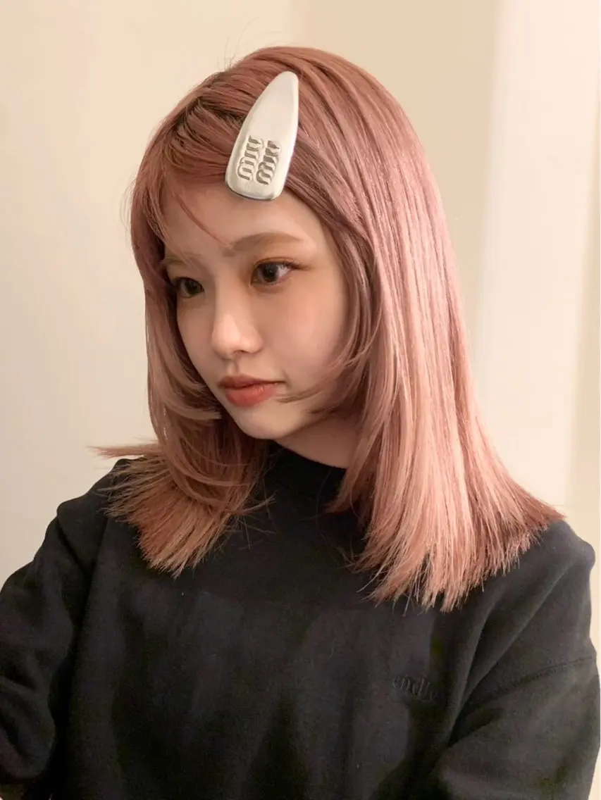 セミロング カラー ベージュカラー ブリーチ ピンクカラー ピンクベージュ ヘアカラー 落合希 Olivebeigeのヘアスタイル
