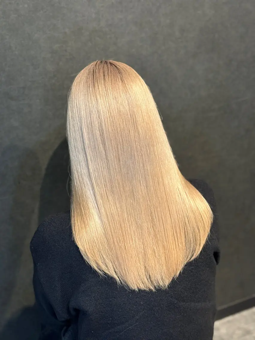 セミロング 外国人風カラー BLINK 心斎橋のヘアスタイル