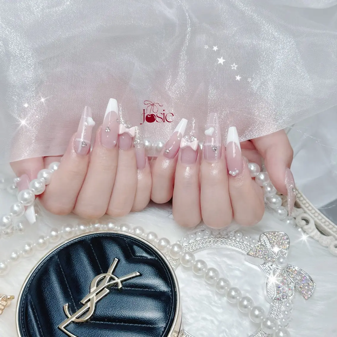 ネイル 長さ出し キラキラネイル 韓国ネイル ロングネイル ワンホンネイル ハンドネイル Josie nail salonのネイルデザイン
