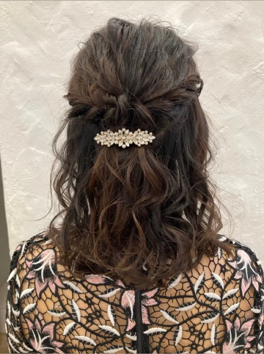 ミディアム カラー パーマ ヘアアレンジ メンズ キッズ ハーフアップ 子どものヘアアレンジ ミディアムパーマ メンズバレイヤージュ メンズブリーチ ヘアセット kotona 🤍miuraのヘアスタイル