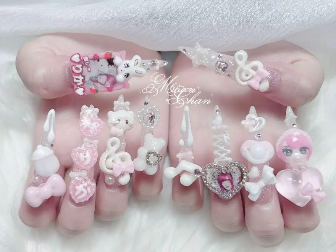 ネイル 長さ出し キラキラネイル 韓国ネイル ロングネイル マグネットネイル ハンドネイル ハンドケア MUNI🎀 NAIL のネイルデザイン