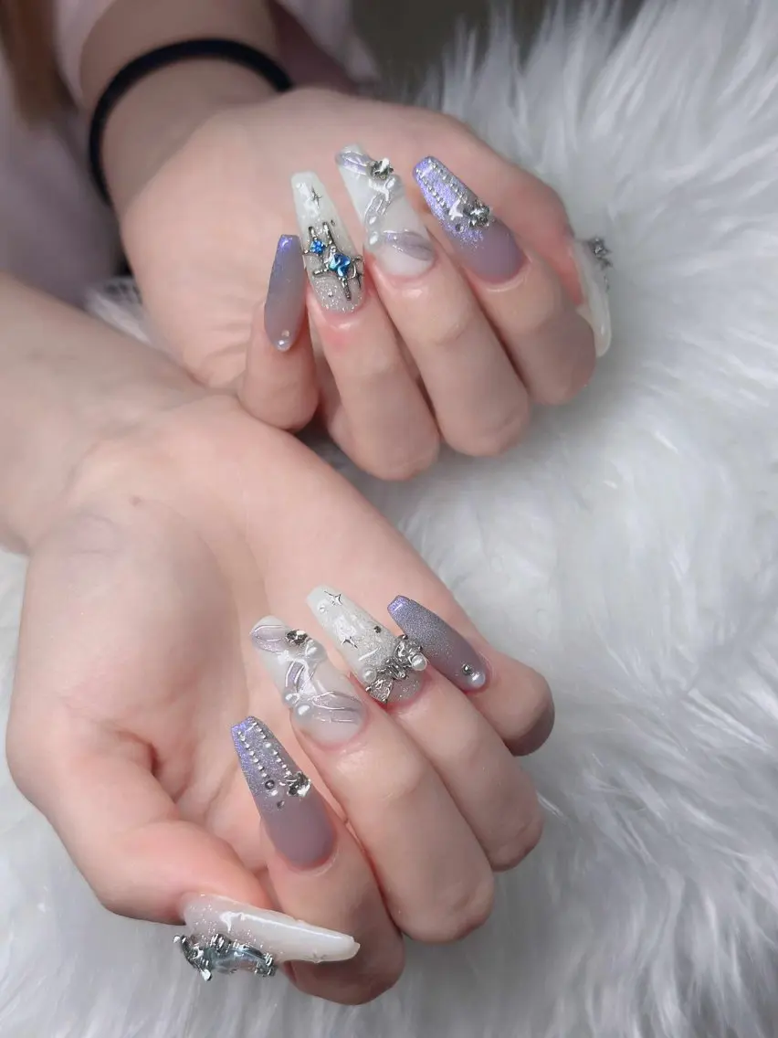 ネイル オーロラネイル フレンチネイル ジェルネイル ハロウィン キラキラネイル ハンドネイル H.baby Nail Salonのネイルデザイン
