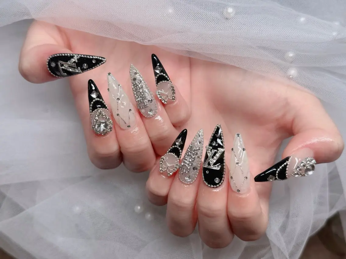 ネイル アートネイル ボルドー フレンチネイル ジェルネイル 氷ネイル・うるうるネイル ハンドネイル H.baby Nail Salonのネイルデザイン