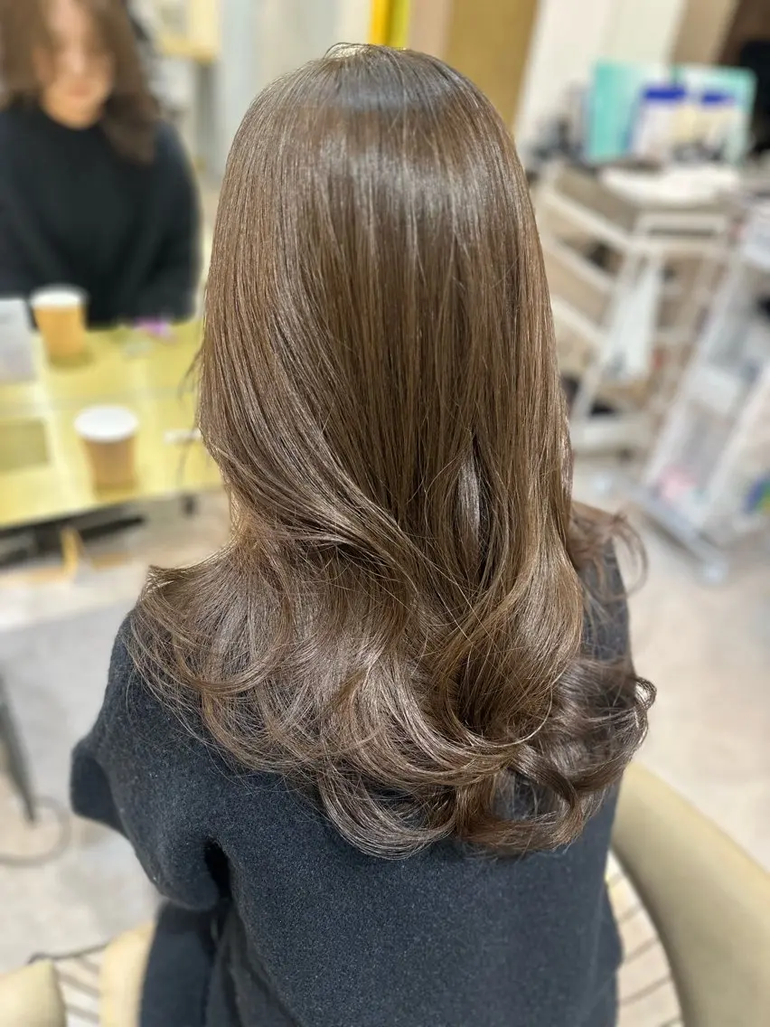 ロング カラー カット ヘアカラー トリートメント Akane レイヤー/艶カラーのヘアスタイル