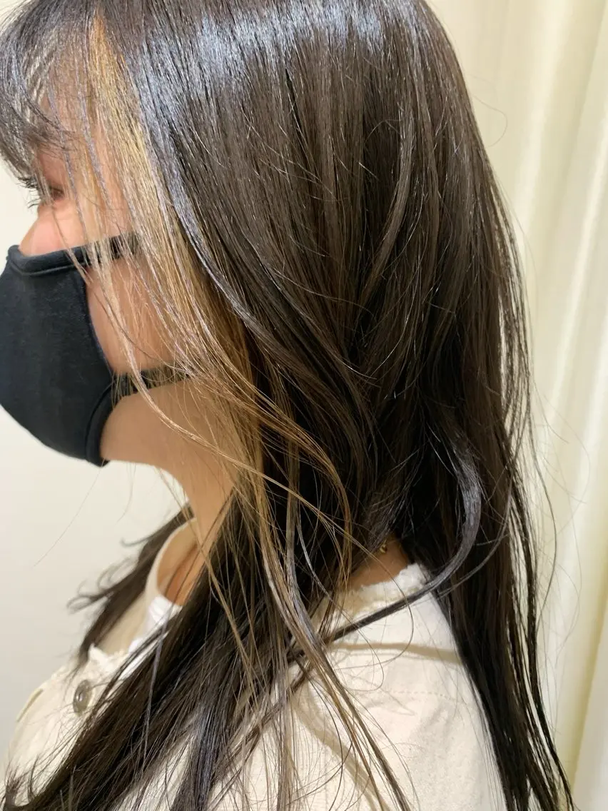ロング ヘアカラー 吉田 詩穂のヘアスタイル