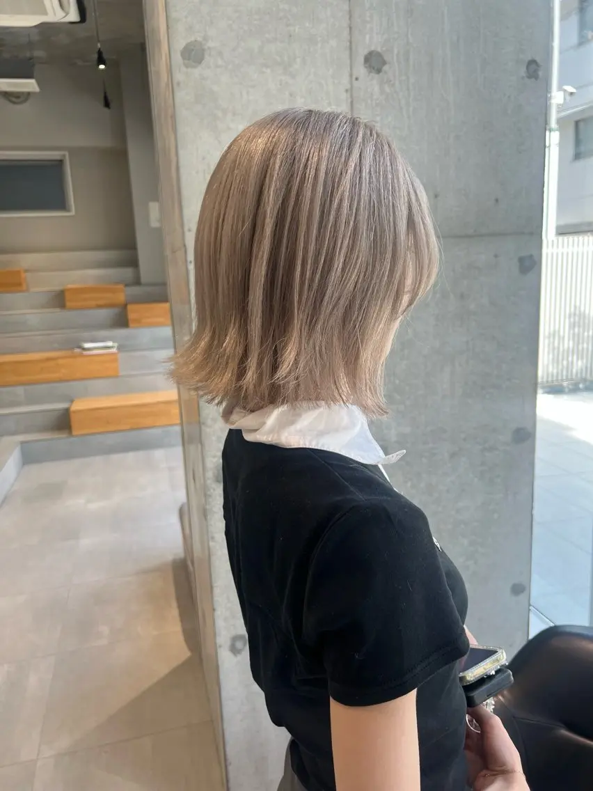 ショート カラー ベージュカラー ホワイトベージュ カット ヘアカラー トリートメント 吉沢遣人/レイヤー /髪質改善のヘアスタイル