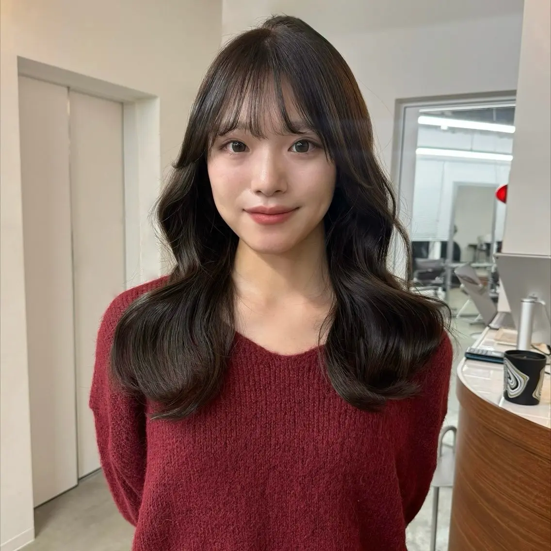 ロング カラー ベージュカラー オリーブベージュ レイヤーカット カットモデル୨୧大阪 梅田タカシマリナ♡のヘアスタイル