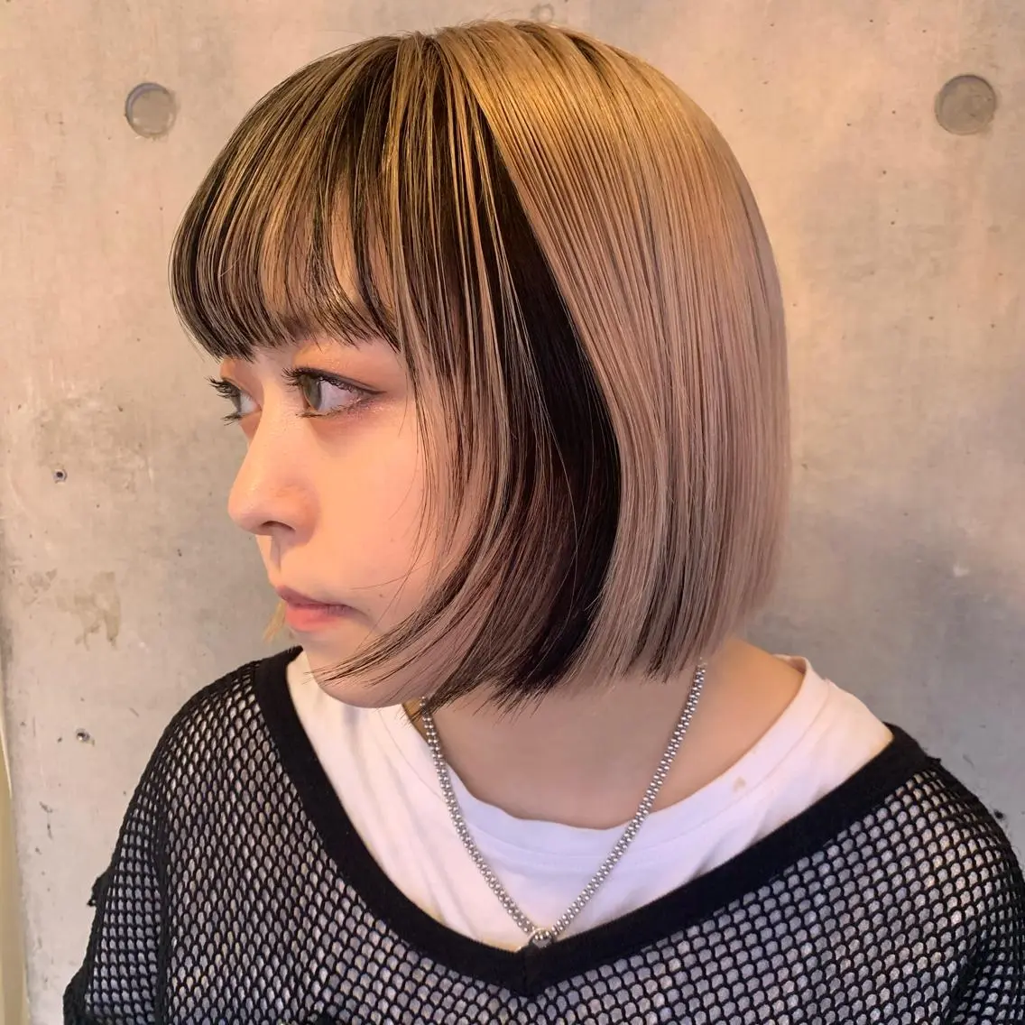 ミディアム カラー 小顔カット カット ヘアカラー ウルフ、レイヤー 、メンズカットSHOのヘアスタイル