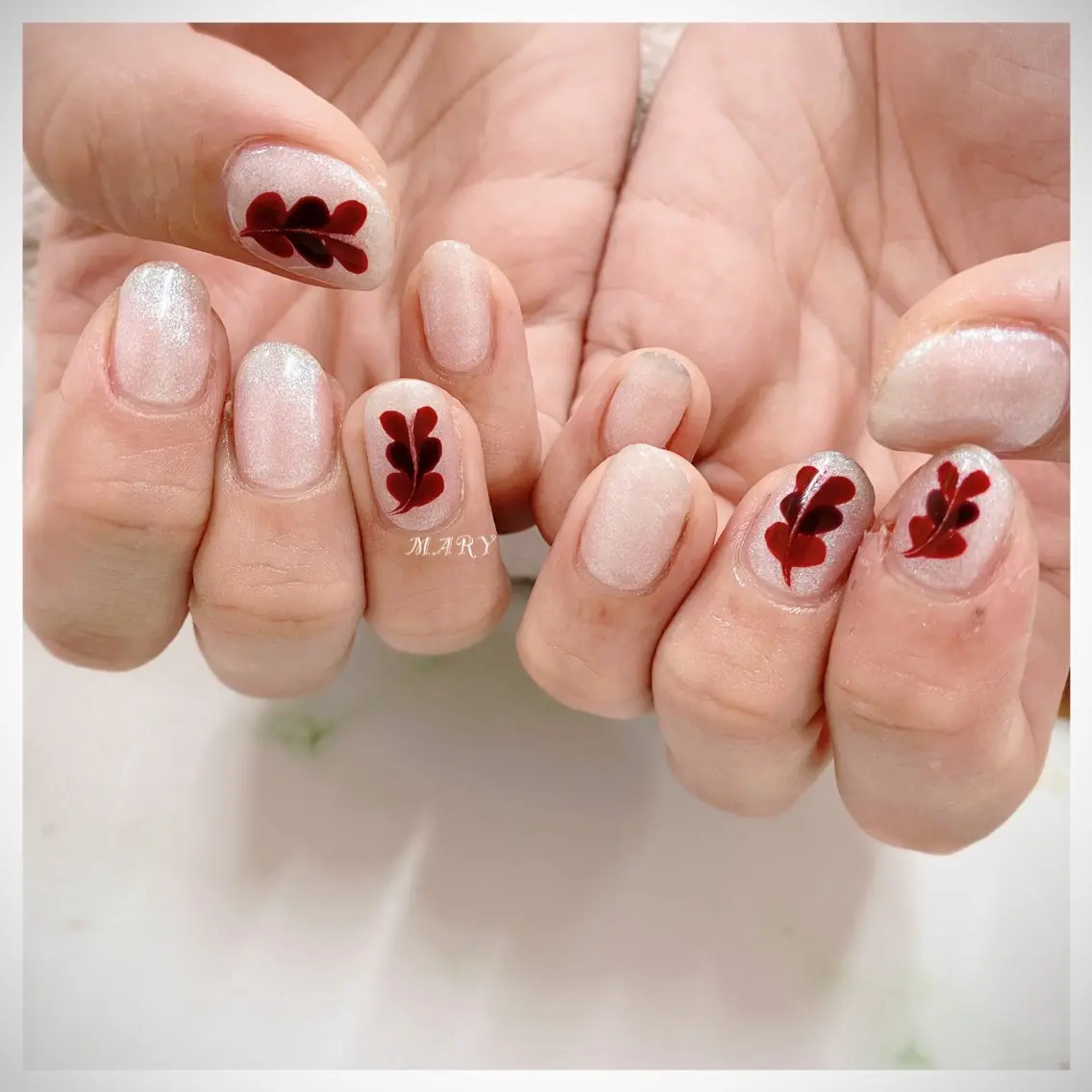 ネイル ハート ニュアンスネイル ワンカラーネイル ホワイト 冬ネイル ハンドネイル Mary nail .narumiのネイルデザイン
