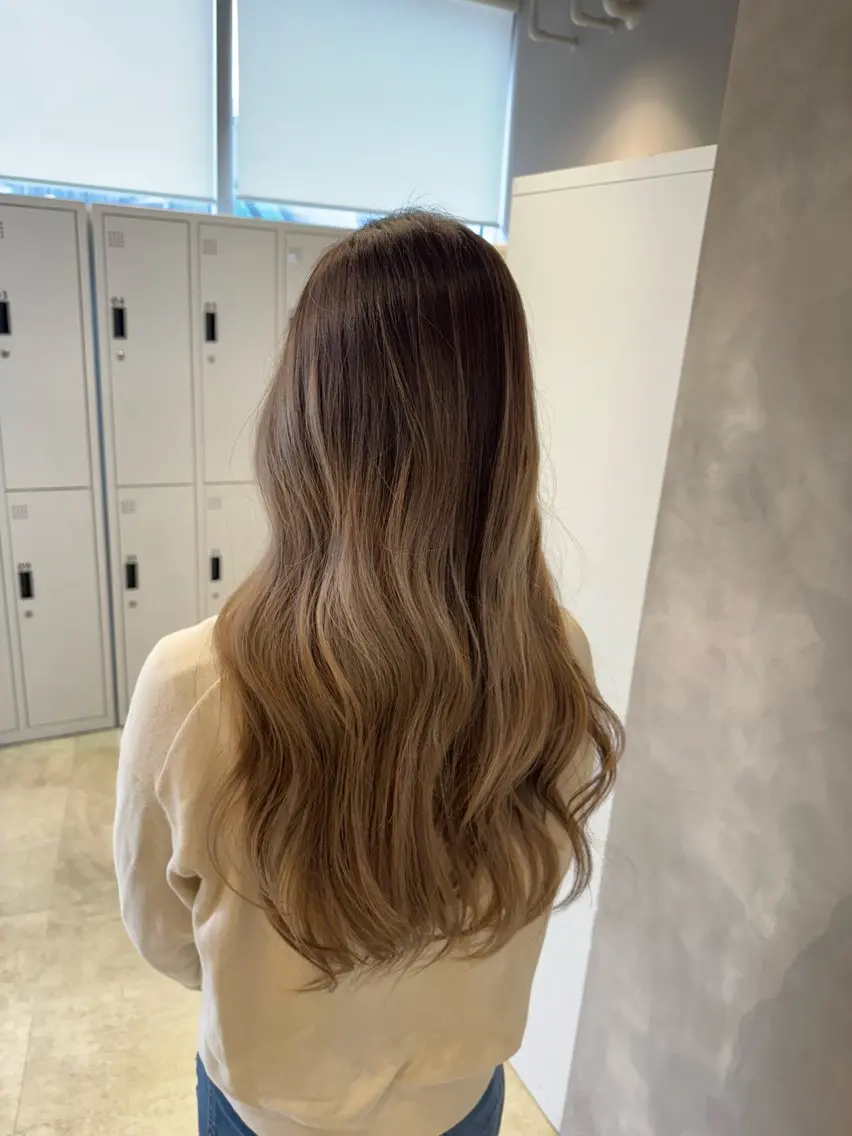 カラー バレイヤージュ ブリーチ カット ヘアカラー トリートメント 透明感カラー✨艶髪 制作🌱山根あゆみのヘアスタイル