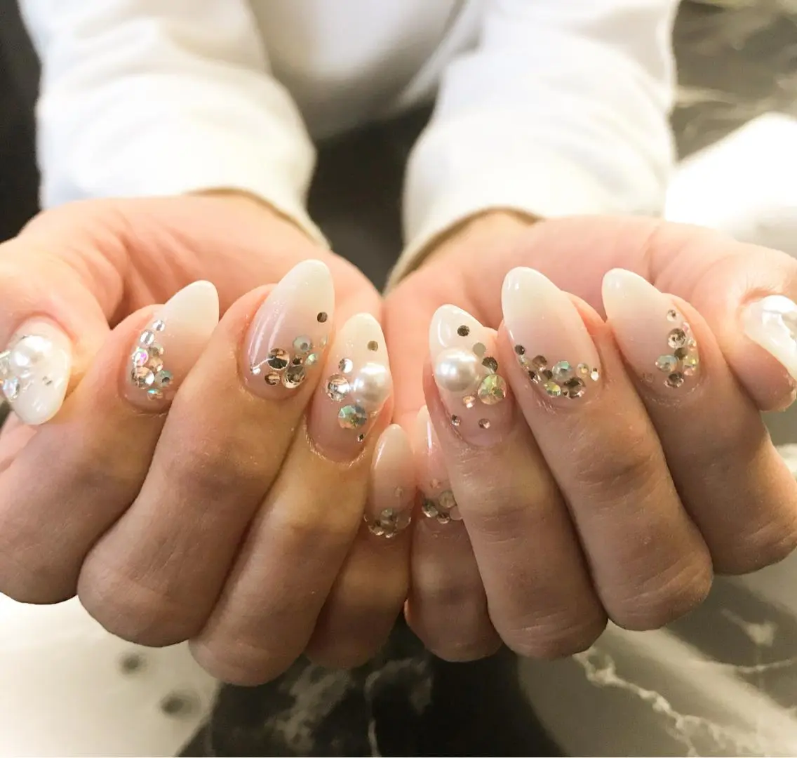 ネイル フットネイル グラデーション シンプルネイル 春ネイル ストーンネイル nail fufla ♡yamane♡のネイルデザイン