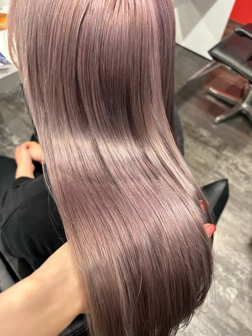 ロング カラー 透明感カラー カット ヘアカラー 縮毛矯正 トリートメント LOMARLIE JURIAのヘアスタイル