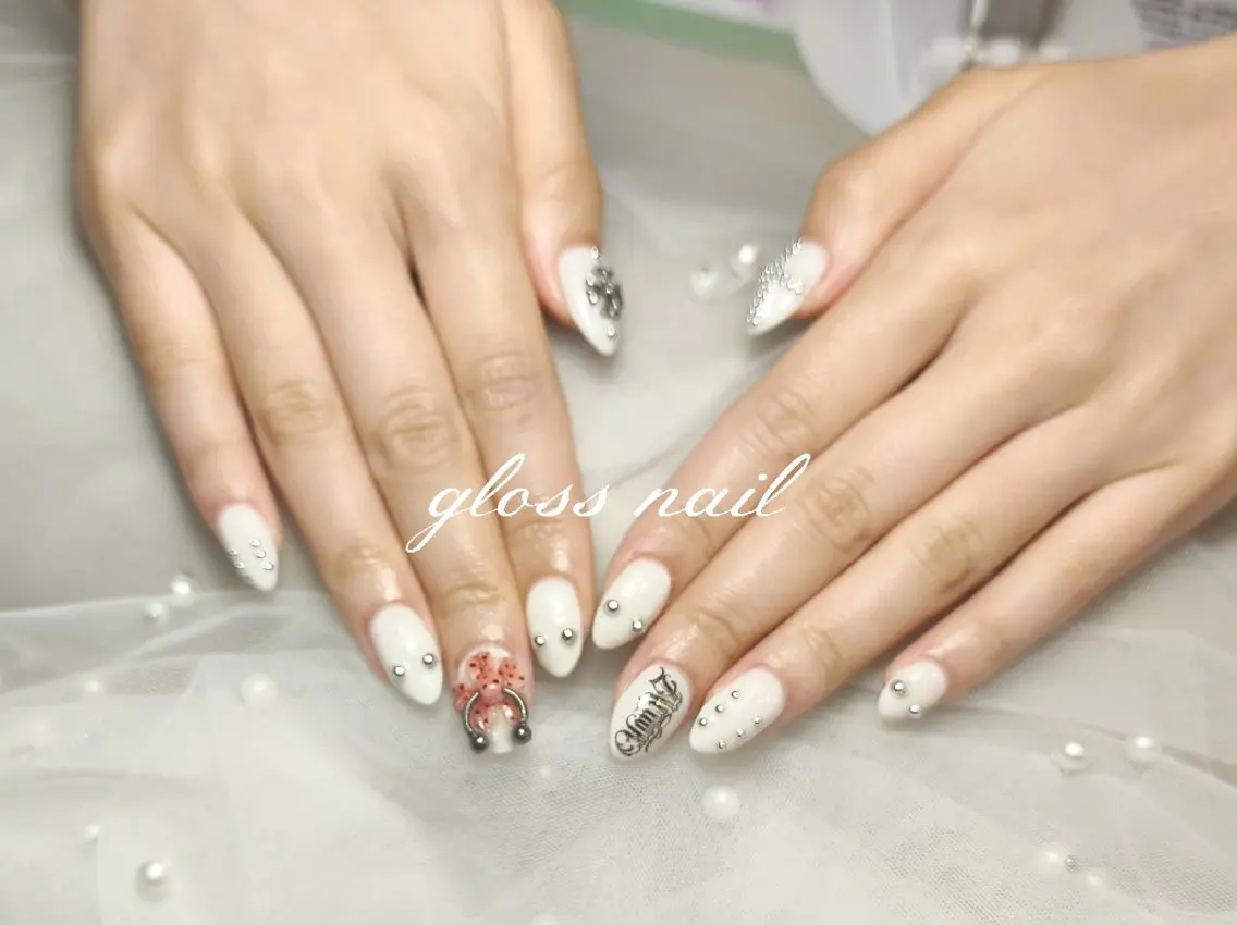 ネイル アヤカ☘️Gloss nailのネイルデザイン