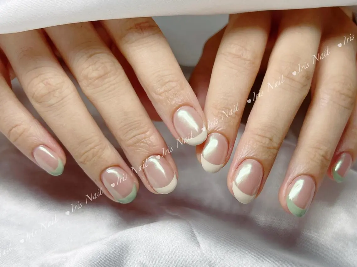 ネイル オーロラネイル フレンチネイル ハンドネイル ハンドケア 🍒IRIS Nail🌸のネイルデザイン