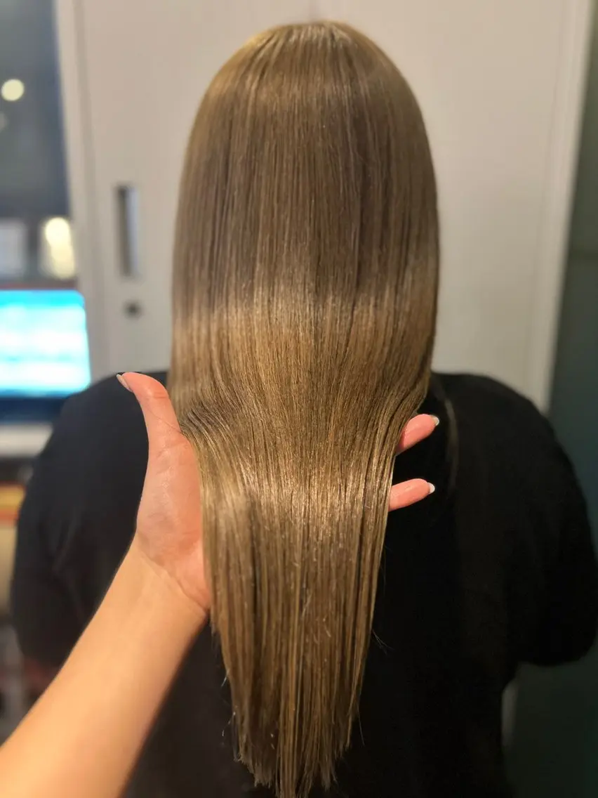 ロング ヘアカラー トリートメント aletta Rinaのヘアスタイル