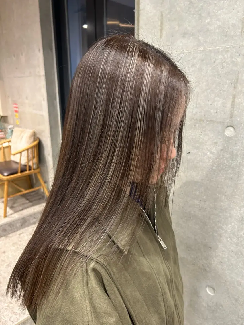 ロング ハイライト ヘアカラー 🍎ブリーチカラー 🍎KUREA🍎のヘアスタイル